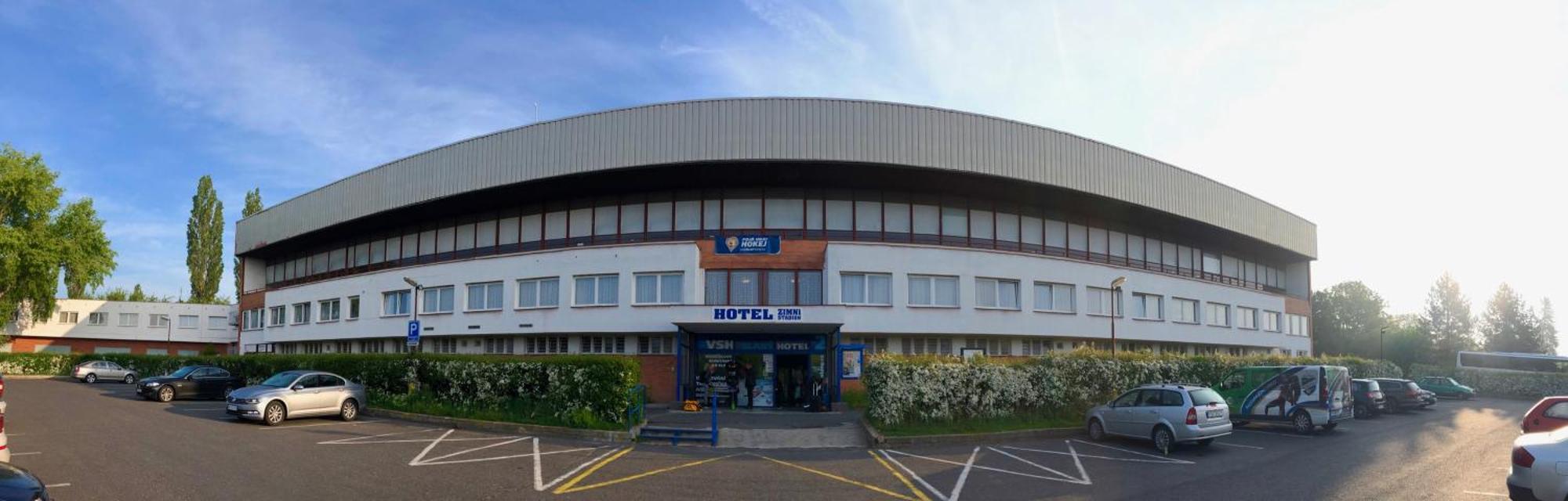 Hotel Zimni Stadion Slany Ngoại thất bức ảnh